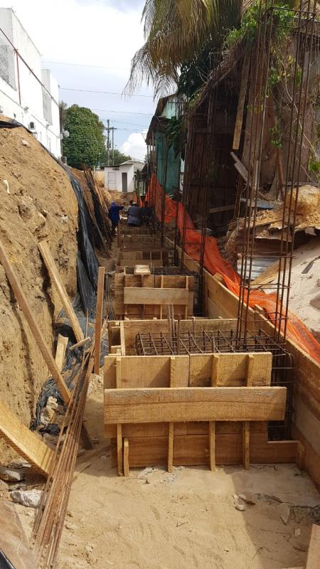 Montagem de formas para concreto armado